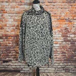 Zara Large, XL, Cloak, Cape Black and White Sweater Cloak MSRP 99.90